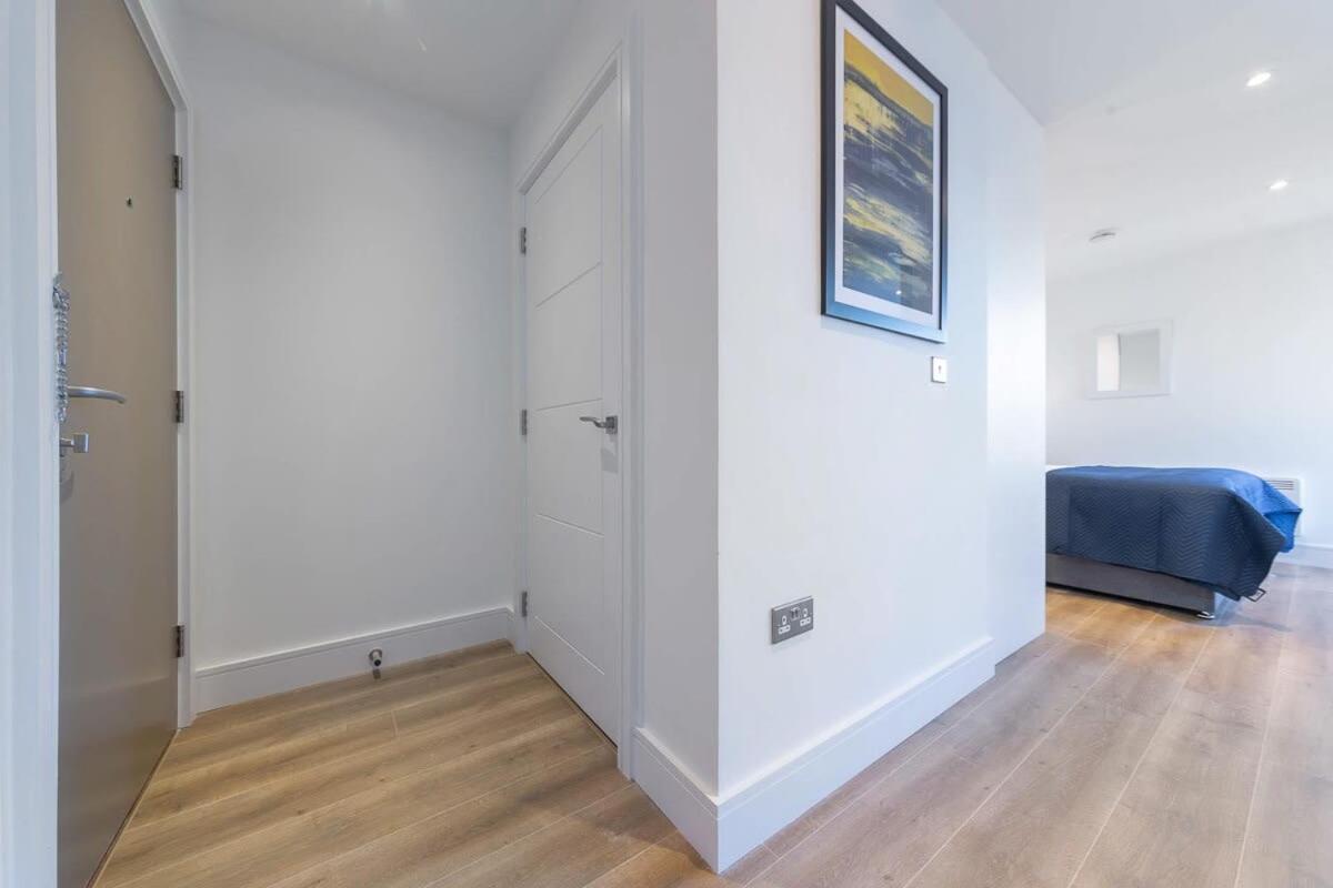 Modern Studio Apartment In East Grinstead Exterior foto